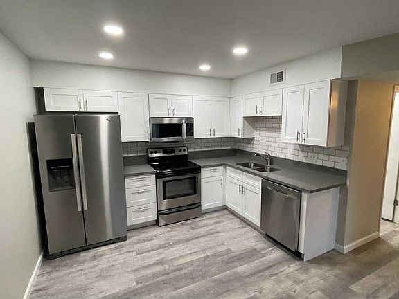 2nd image of 462 E 9th Ave #4