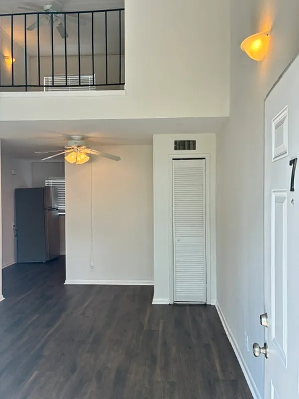 1 bed, 1.0 bath, 700 sqft, $1,195 — Photo 2