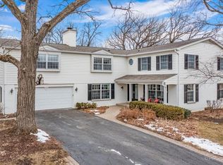 350 Fox Hunt Trl, Barrington, IL 60010