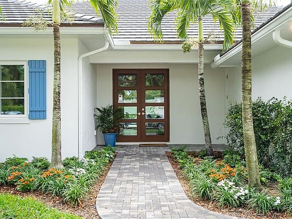 2nd image of 716 Hibiscus Ln