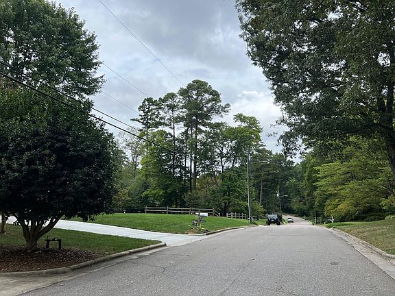 4th image of 4015 Glen Laurel Dr