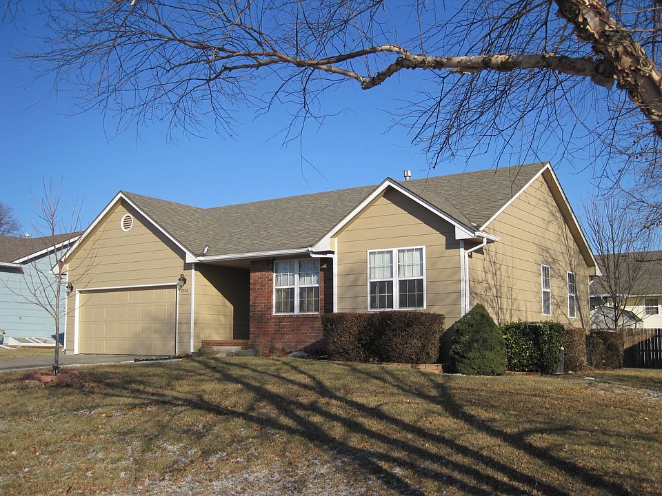 1st image of 2320 N Gentry Ln