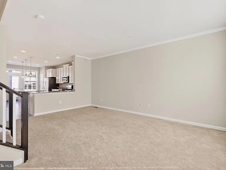 1023 Flester Ln — Photo 5