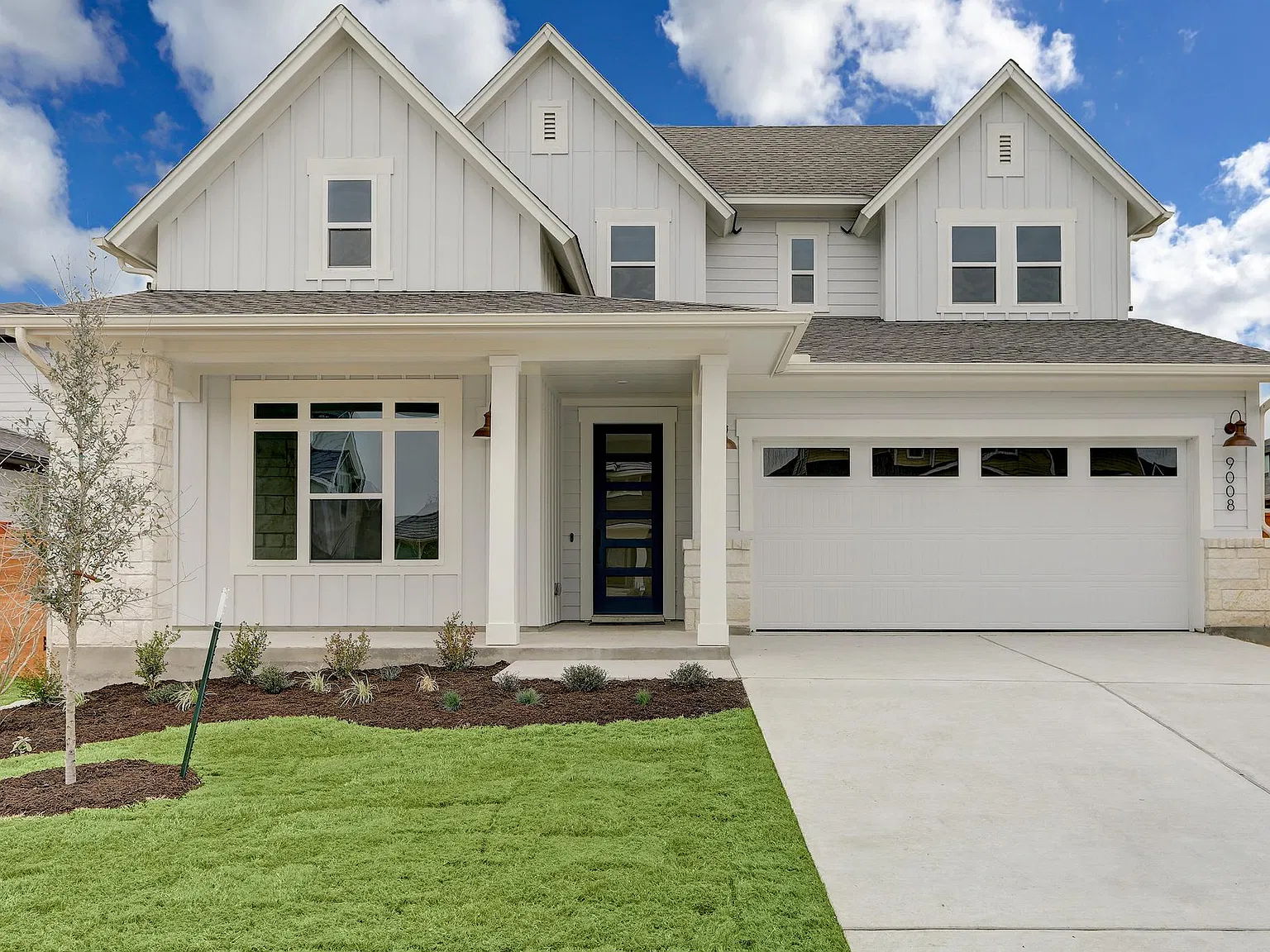 4 bed, 2700 sqft, $3,400 — Photo 1