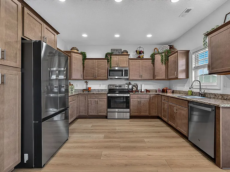 278 Crossroads Store Dr — Photo 10