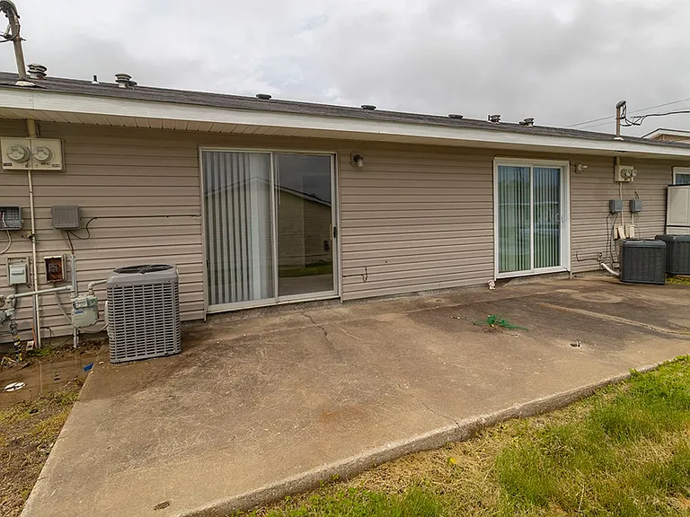 708 W Cunningham Dr #2 — Photo 13