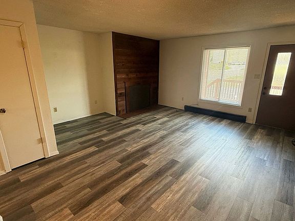 2nd image of 1170 Boulder Dr #B2