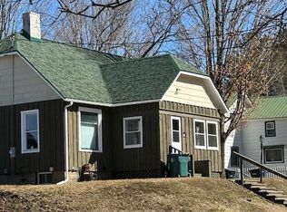 13 Pontiac St, Saranac Lake, NY 12983