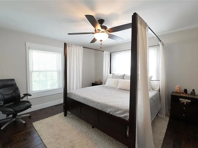 1306 S Geyer Rd — Photo 14