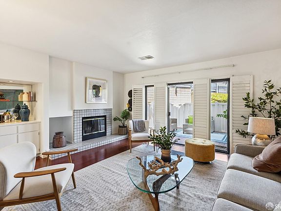 3rd image of 3791 Northridge Dr