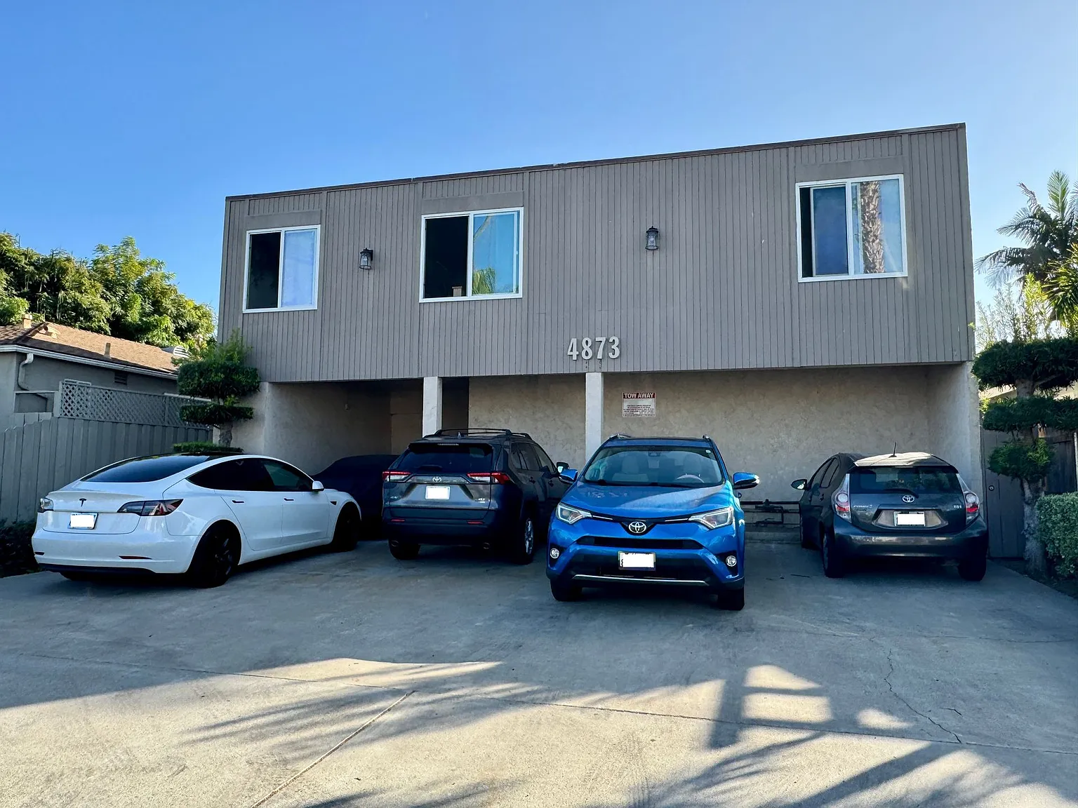 Perfect 2BD/1BA Ocean Beach Apartment! Only 2 Blocks to the Ocean - $2,695/mo! — Photo 2