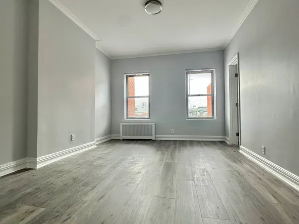 95 3rd Street image 1 of 5