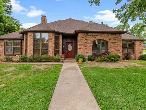 900 Rolling Dr, Athens, TX 75751