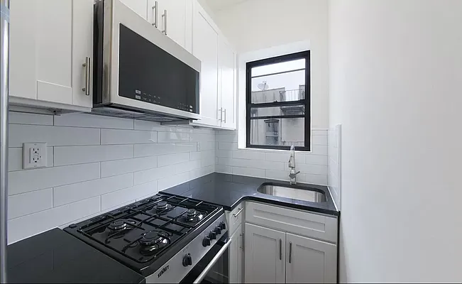 Rented by REAL New York | media 17