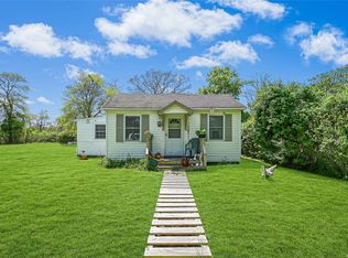 60 Diana Dr, Mastic Beach, NY 11951