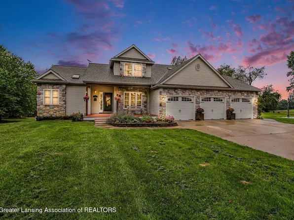 12110 Scotch Hollow Dr, Bath, MI 48808