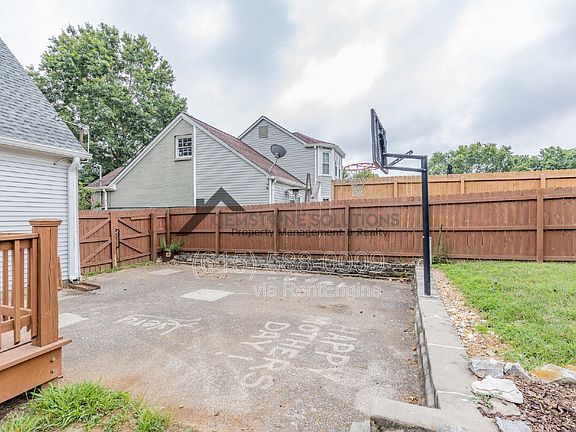 4th image of 1135 Wedgewood Dr