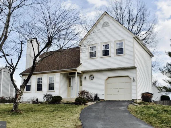 4347 Silas Hutchinson Dr, Chantilly, VA 20151