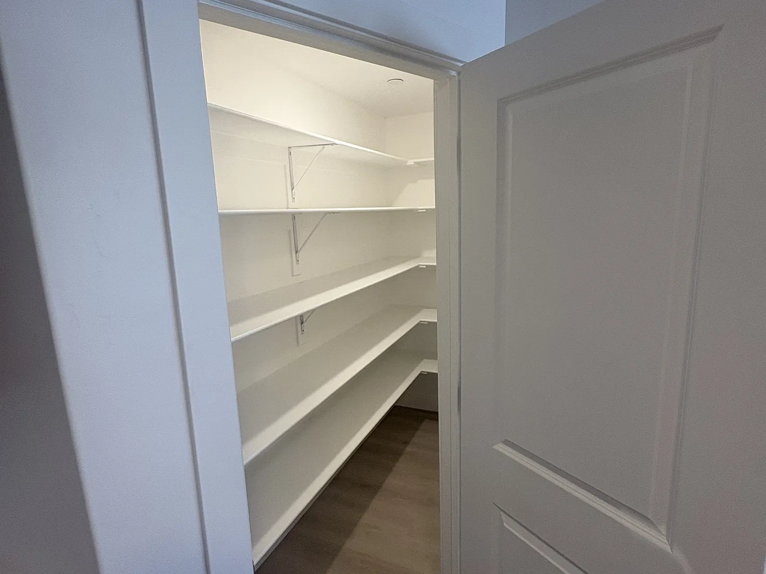 2028 S Sawmill Blvd — Photo 3