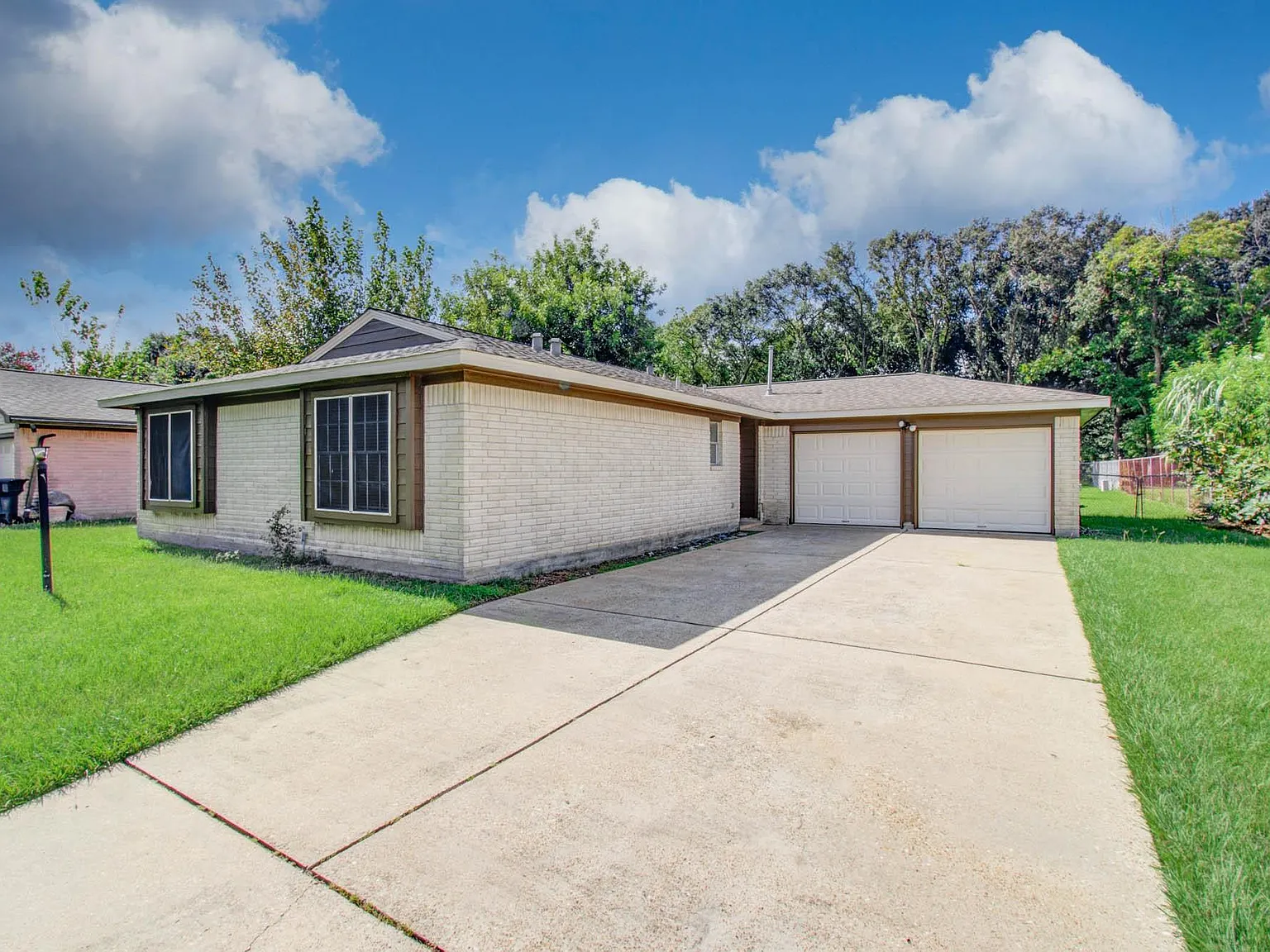 3 bed, 2.0 bath, 1436 sqft, $1,700 — Photo 2