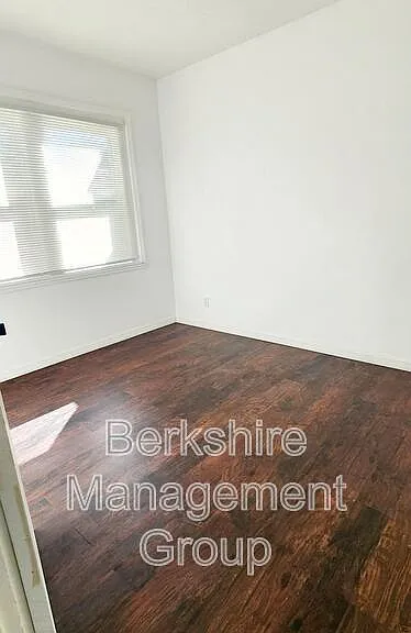 940 E Palmetto St — Photo 6
