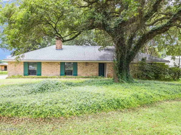 828 Espasie Dr, Youngsville, LA 70592