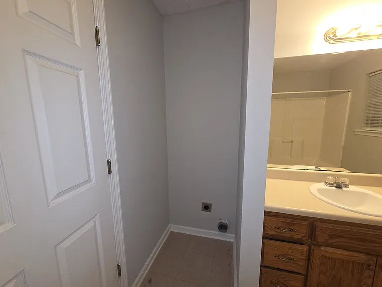 108 Hines Blvd #D — Photo 14