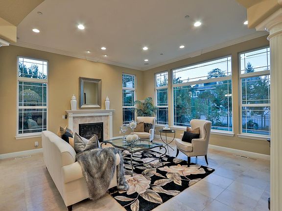 4th image of 15940 Escobar Ave