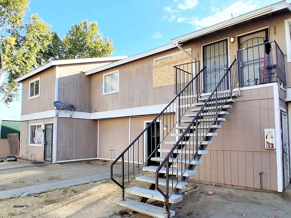 4837 E. Lane Ave.