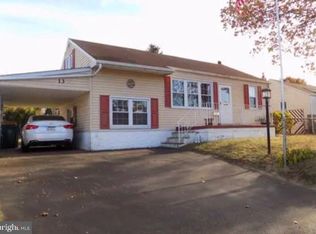 13 Patrician St, Levittown, PA 19057