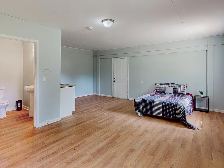 Wilburn Dr SW — Photo 1