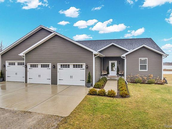 2nd image of 1881 S Lake George Rd