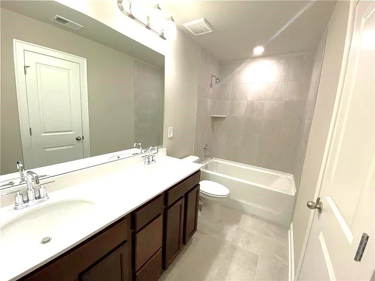 912 Sweetwater Grv — Photo 15