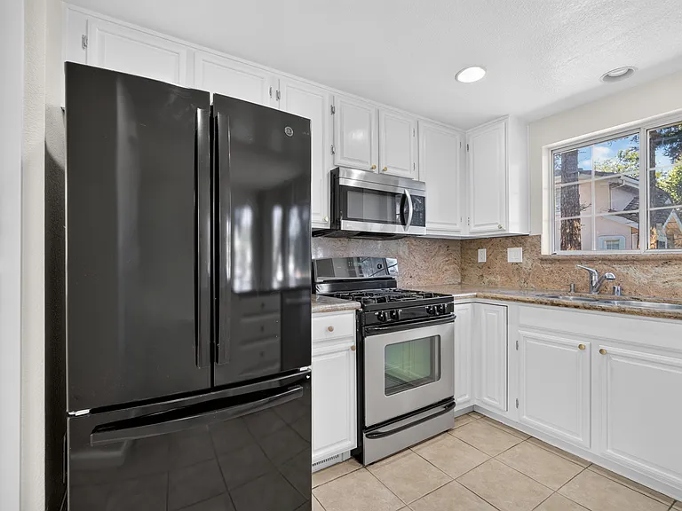 2802 Cozumel Cir — Photo 12