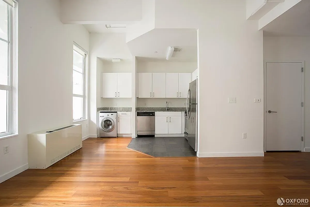 184 Kent — Photo 4