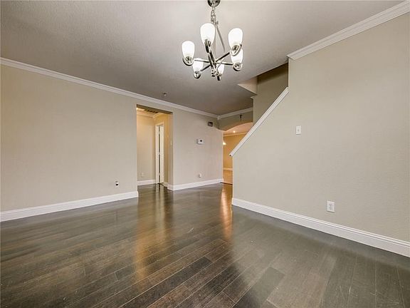 5th image of 604 Goldenrod Ct