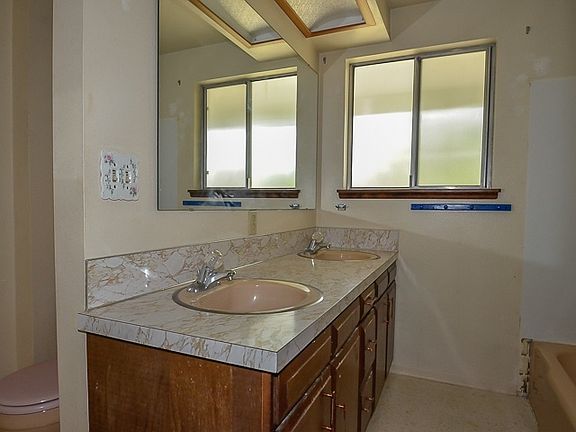 2nd image of 4009 Elwood Dr W
