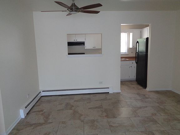 3rd image of 10748 S Harlem Ave APT 2N