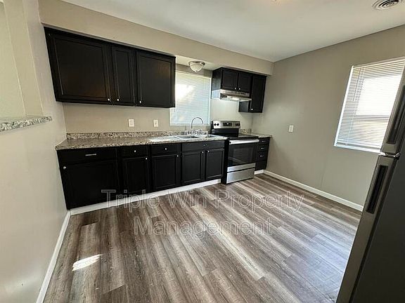 4th image of 7458 Castro Dr