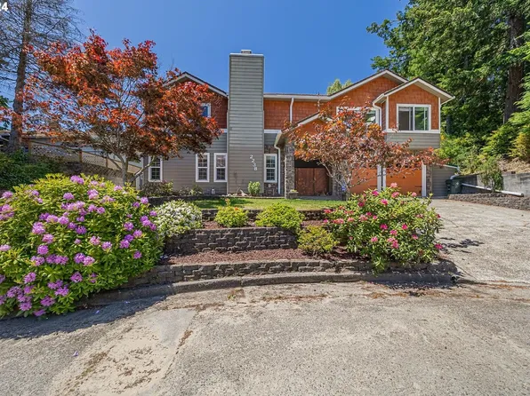 2238 Pine St, North Bend, OR 97459