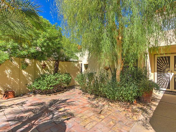 4th image of 2174 E Loma Vista Dr