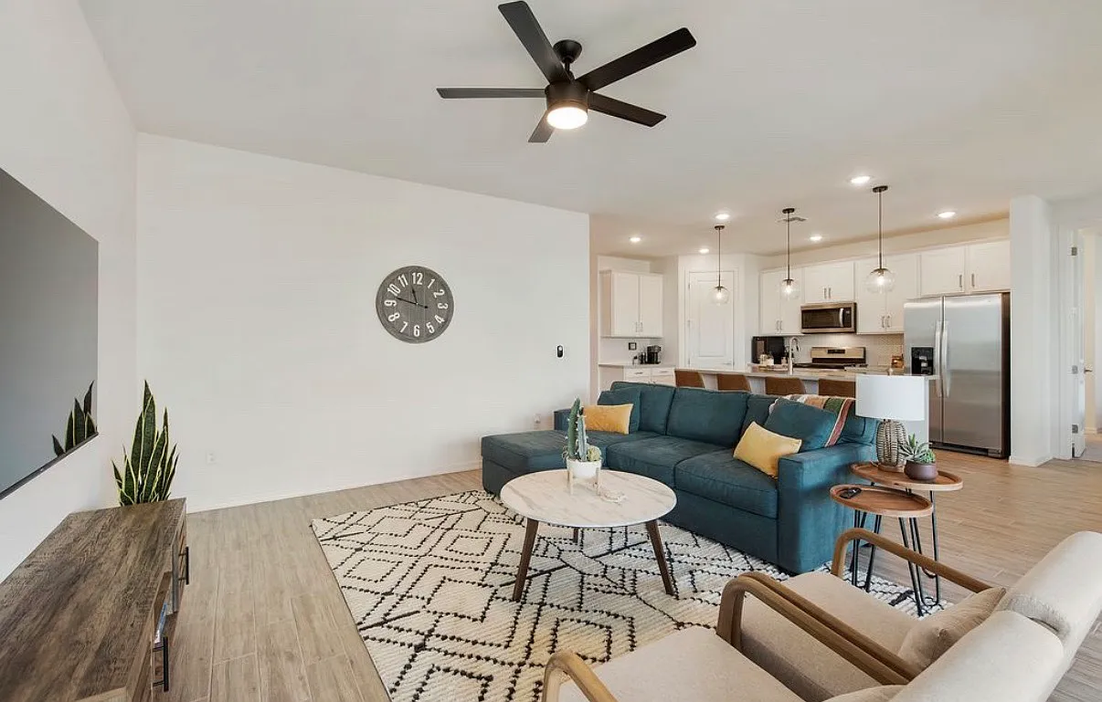 3 bed, 1779 sqft, $3,450 — Photo 2
