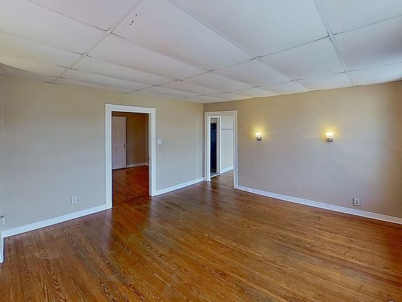 4th image of 409 Carlisle St #2