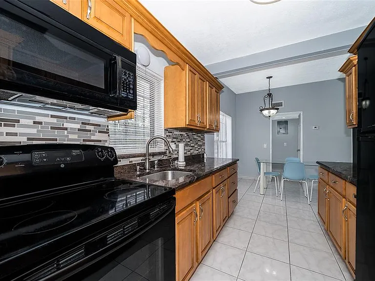 1213 Lawne Blvd — Photo 10