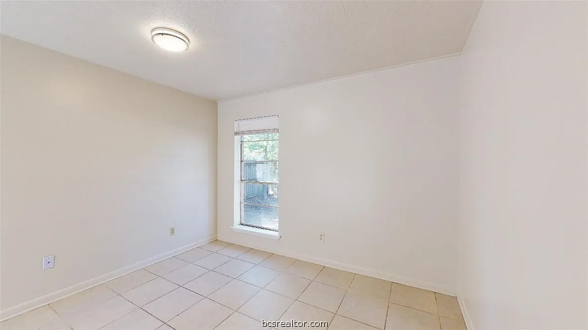 2 bed, 828 sqft, $1,225 — Photo 4