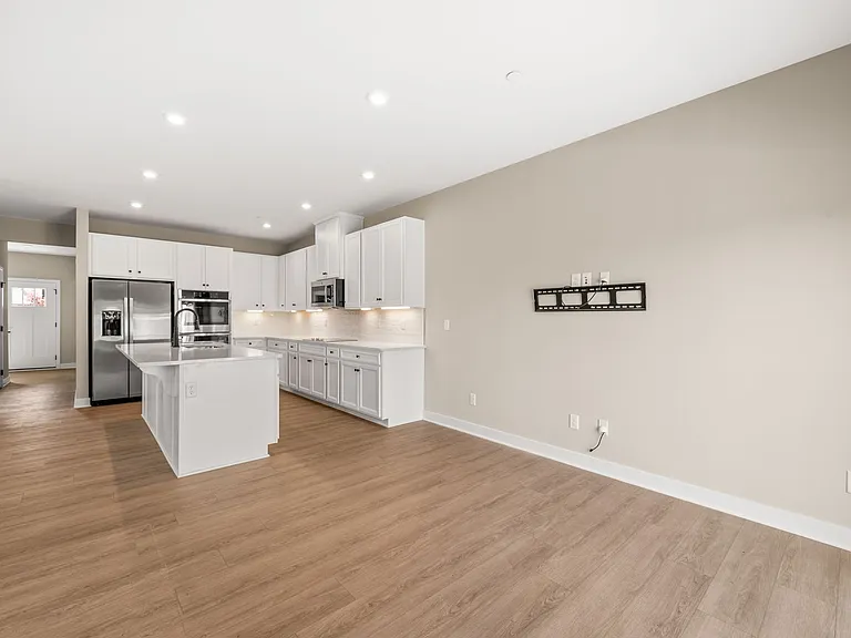 1000 Mountain View Dr — Photo 12