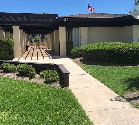 5th image of 50 Club House Dr APT 104