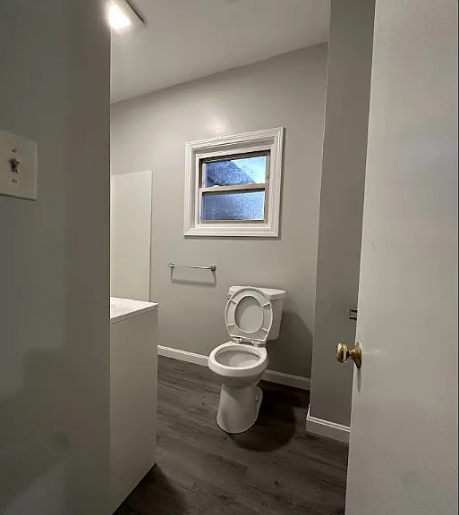 397-407 William St Fall River, MA Cozy 2 Bedroom Steps From Battleship Cove & the Updated Waterfront — Photo 20