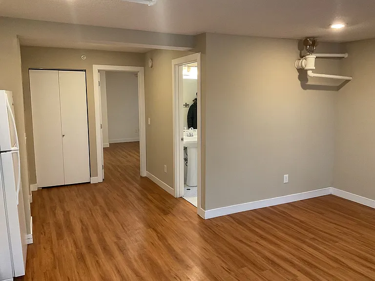 451 Fairview Ave N — Photo 13