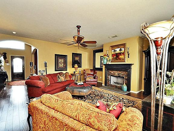 5th image of 26602 Surrey Park Ln